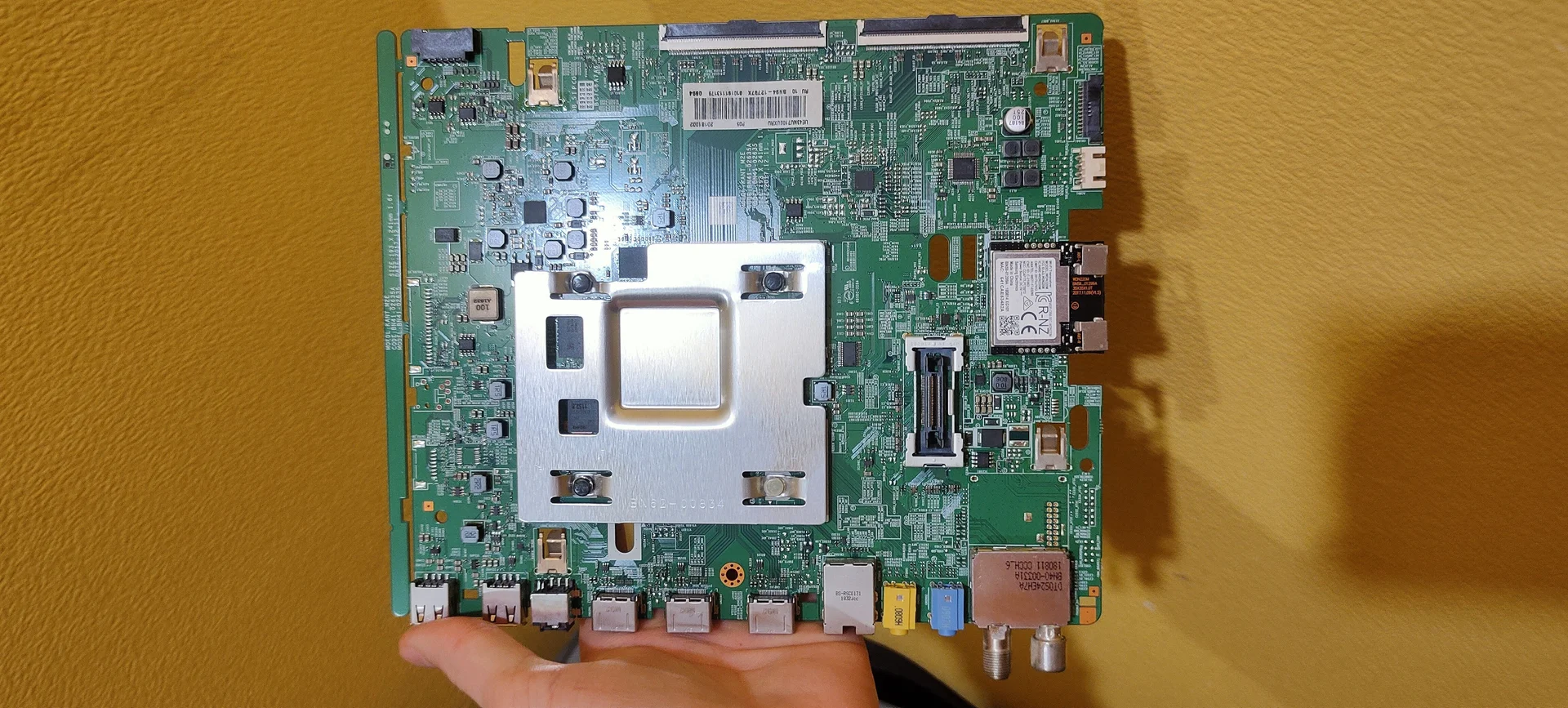 Материнская плата samsung ue43nu7100u - миниатюра 2