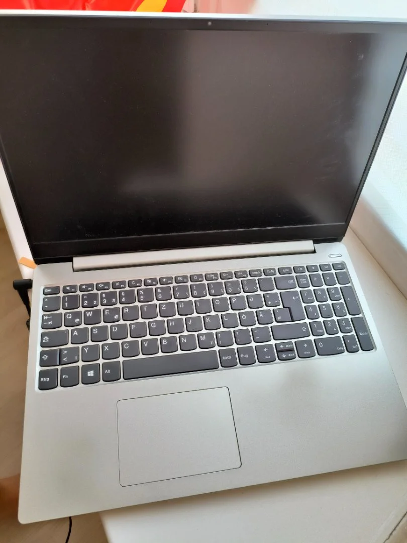 Ноутбук Lenovo ideapad 300s-15Arr 8GB - изображение 1