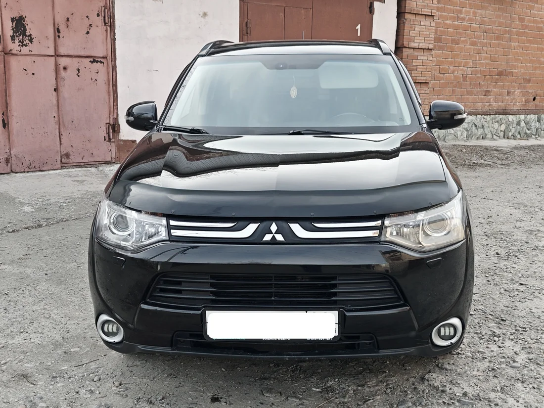 Mitsubishi Outlander, 2013 2.4 CVT 4WD Ultimate - миниатюра 2