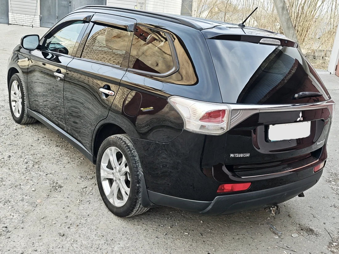 Mitsubishi Outlander, 2013 2.4 CVT 4WD Ultimate - миниатюра 6