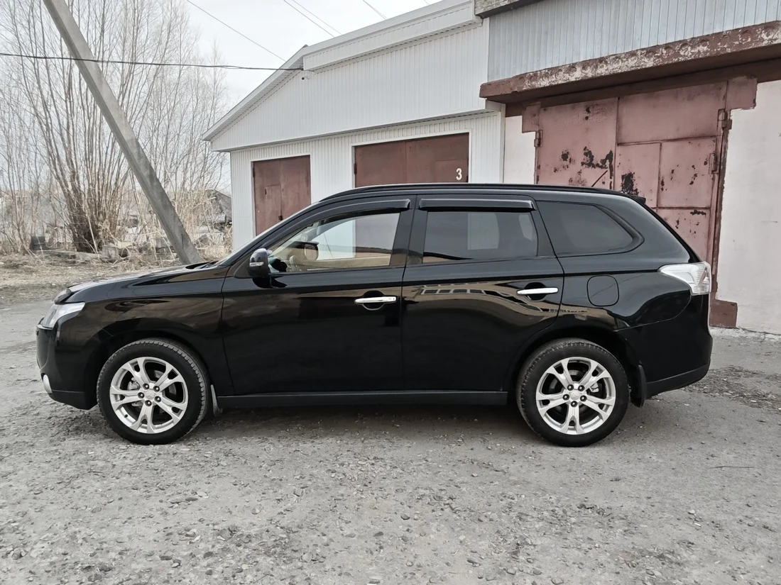 Mitsubishi Outlander, 2013 2.4 CVT 4WD Ultimate - миниатюра 9