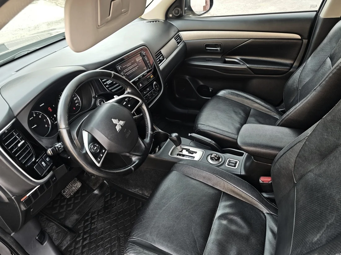 Mitsubishi Outlander, 2013 2.4 CVT 4WD Ultimate - миниатюра 16