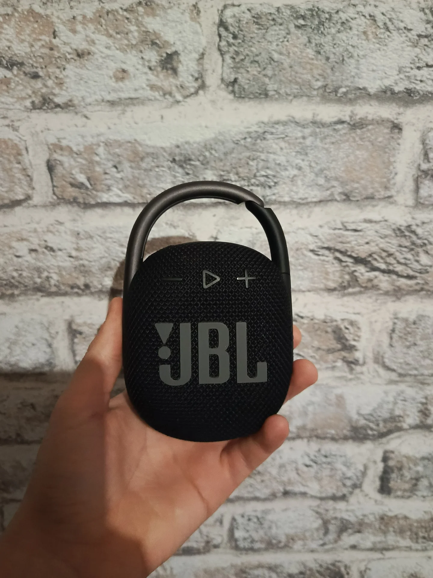 Портативная колонка jbl - изображение 1