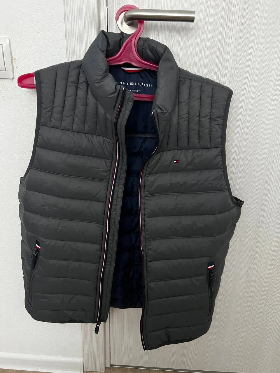 Мужской жилет Tommy Hilfiger - изображение 1