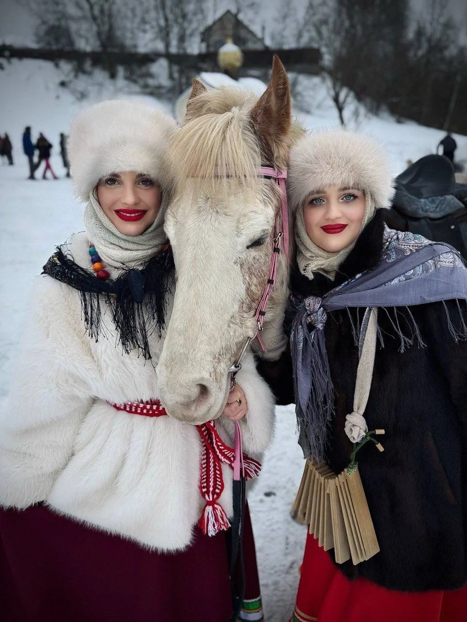 Конные прогулки, фотосессии с лошадьми - миниатюра 5