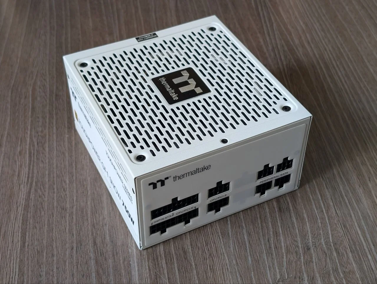 Блок питания Thermaltake Toughpower GF1 Snow 750W - миниатюра 6