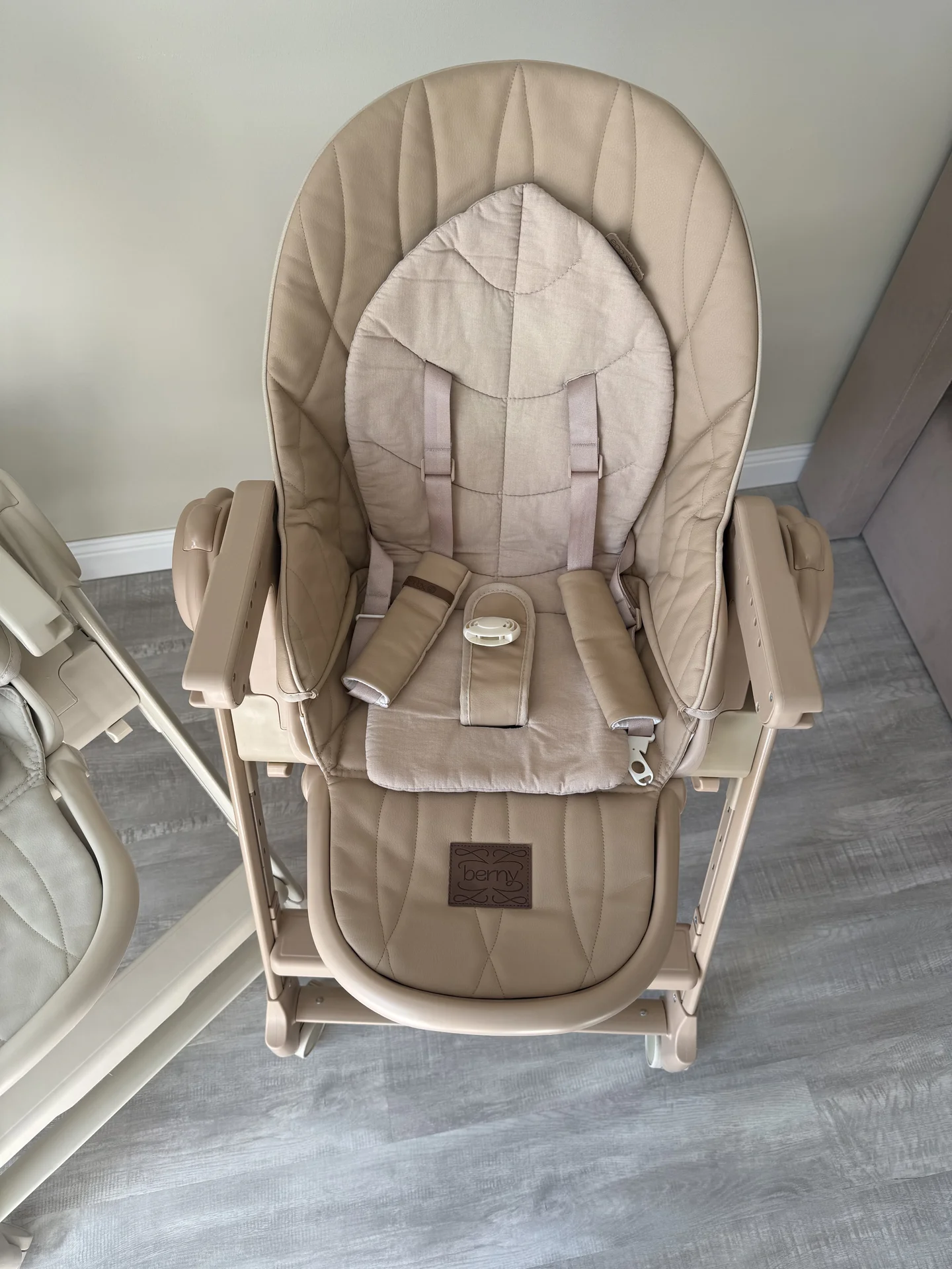 Стульчик для кормления Happy Baby Berny Lux New - миниатюра 8