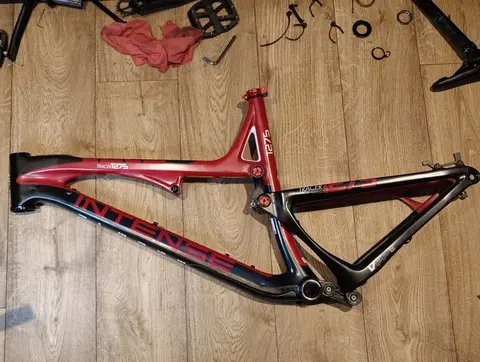 Рама велосипеда intense 27.5 (L)
