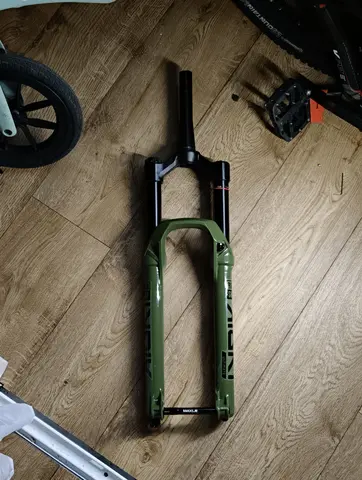 Вилка rockshox lyrik ultimate 27.5