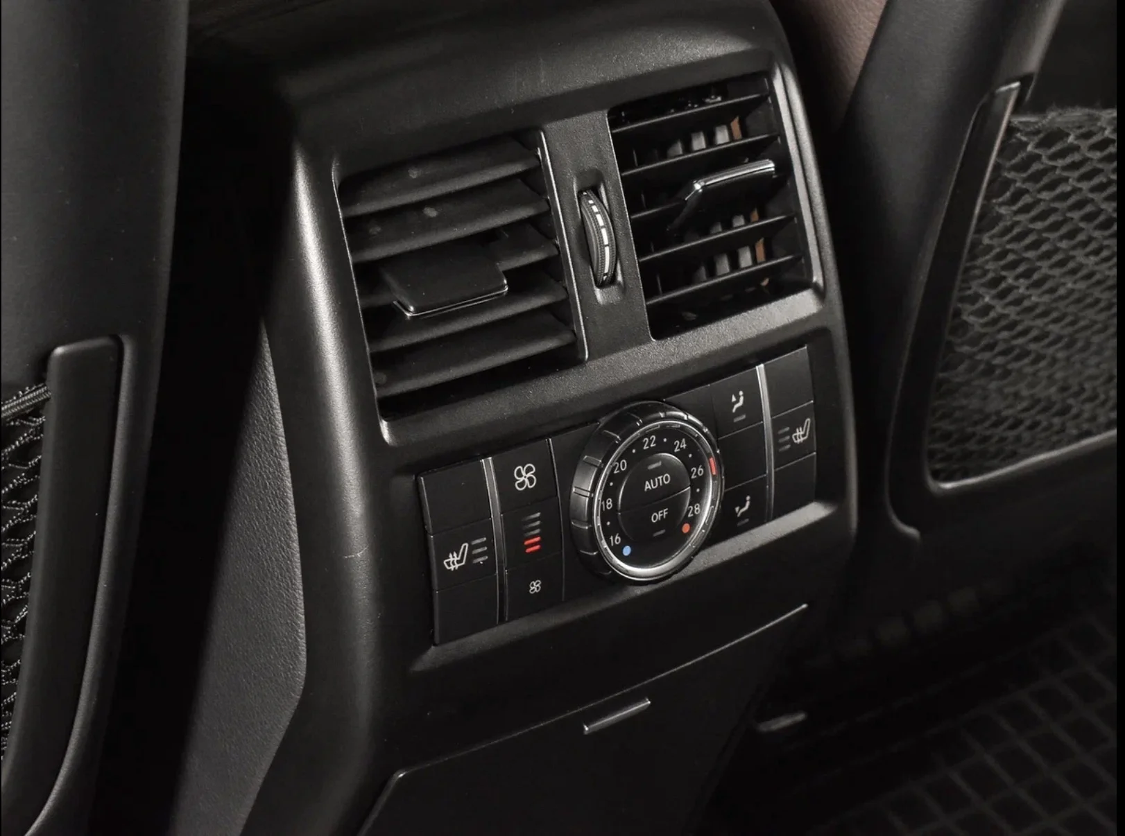 Mercedes Benz 2014 г. - миниатюра 12