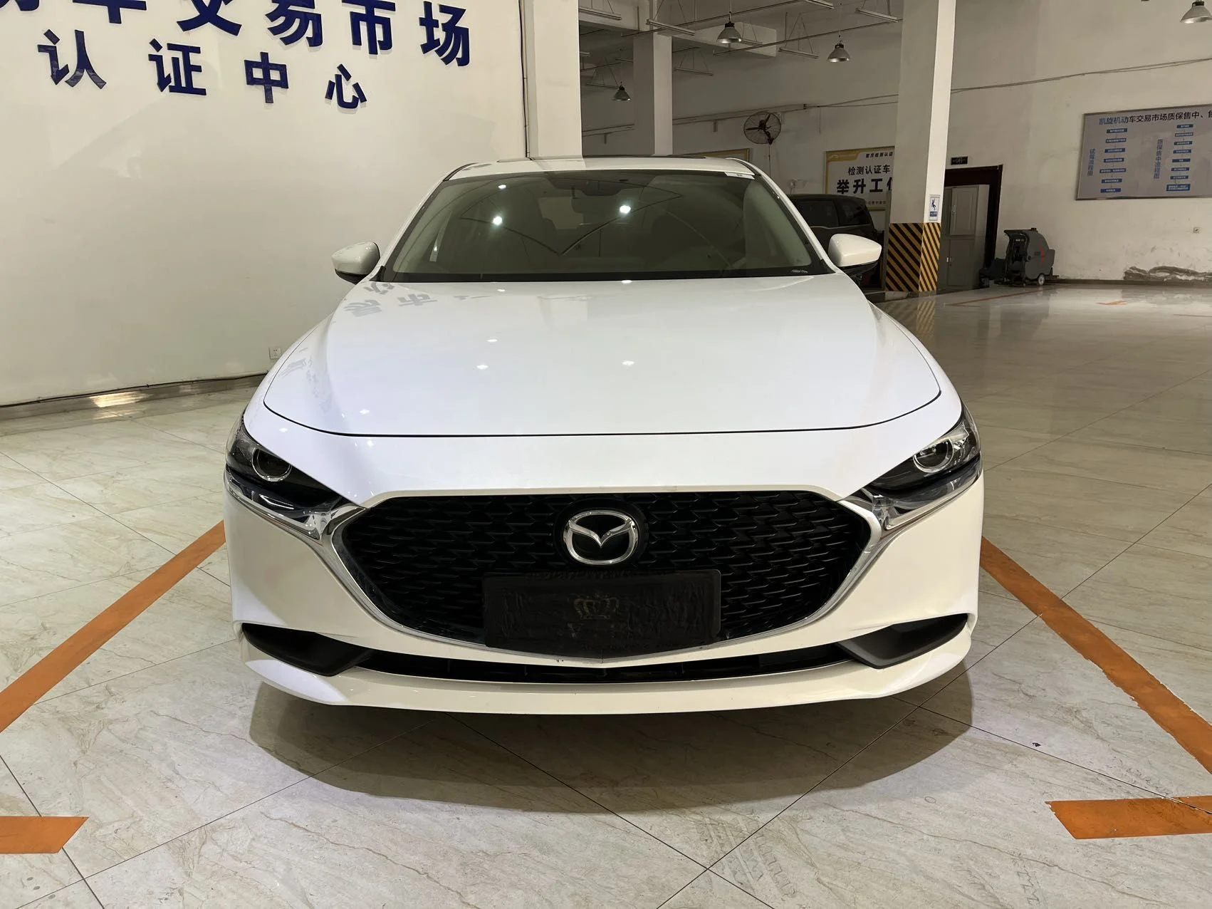 Mazda 3 Axela | 1.5L | 2021 | Автомат | Premium - миниатюра 2