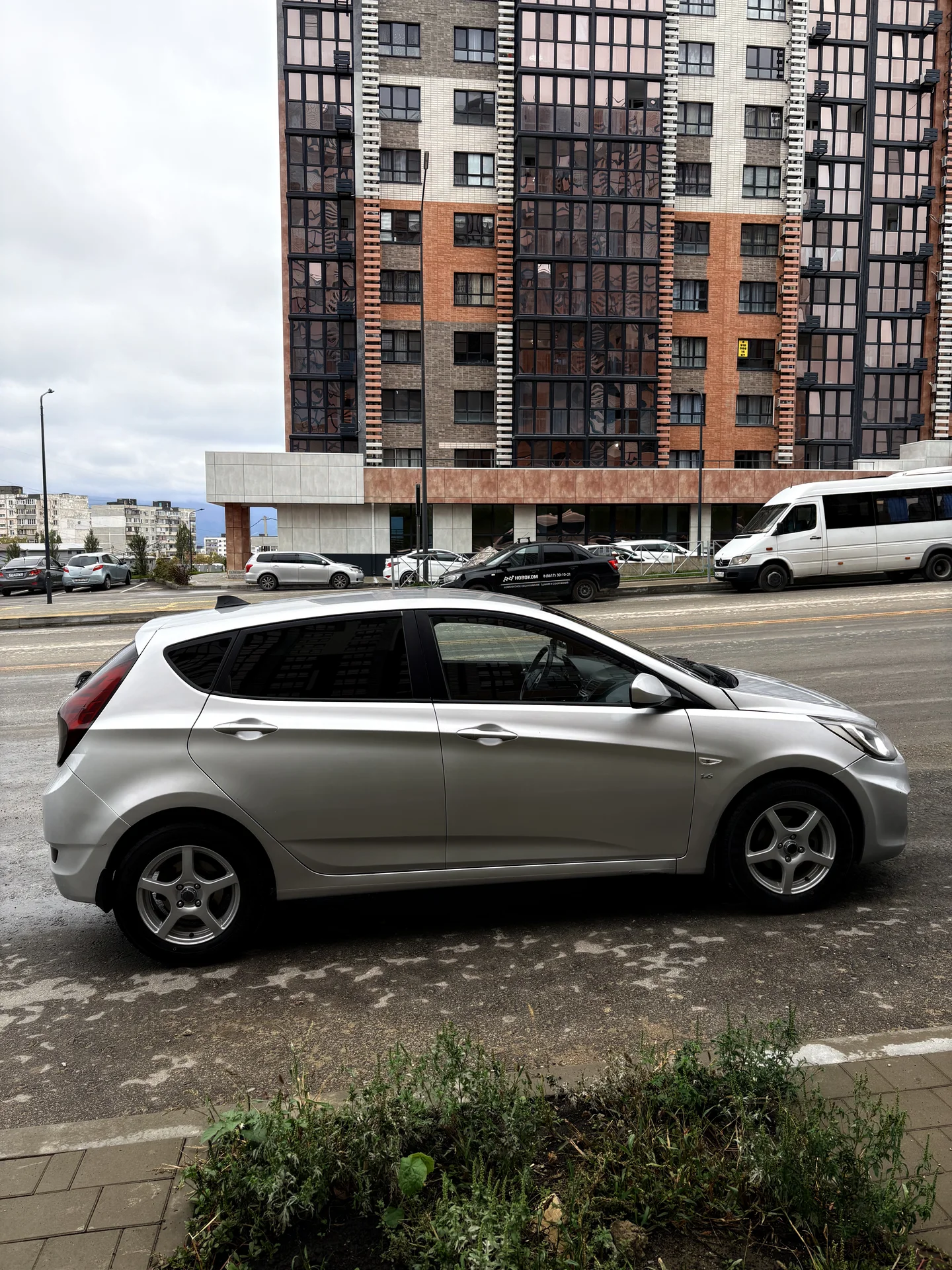 Hyundai Solaris 2014 хетчбек - миниатюра 3