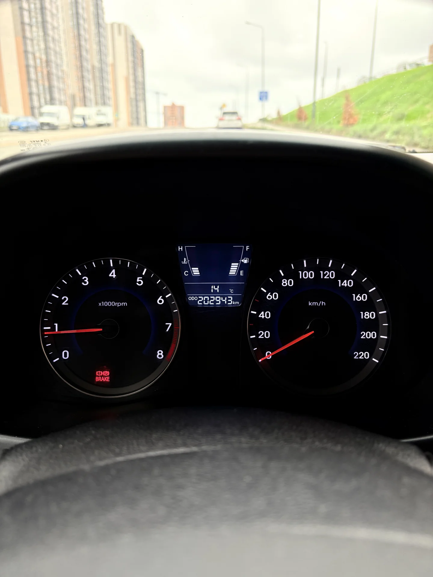 Hyundai Solaris 2014 хетчбек - миниатюра 10