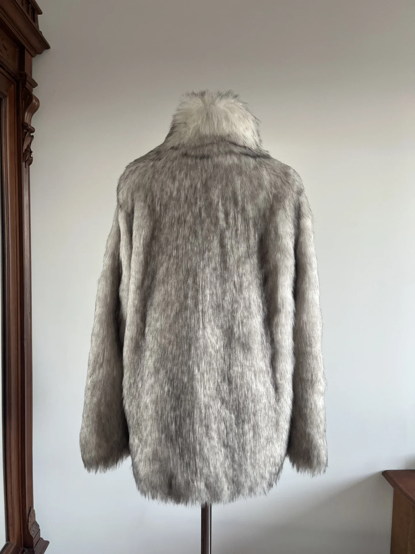 Шуба из экомеха ASOS Design - миниатюра 3