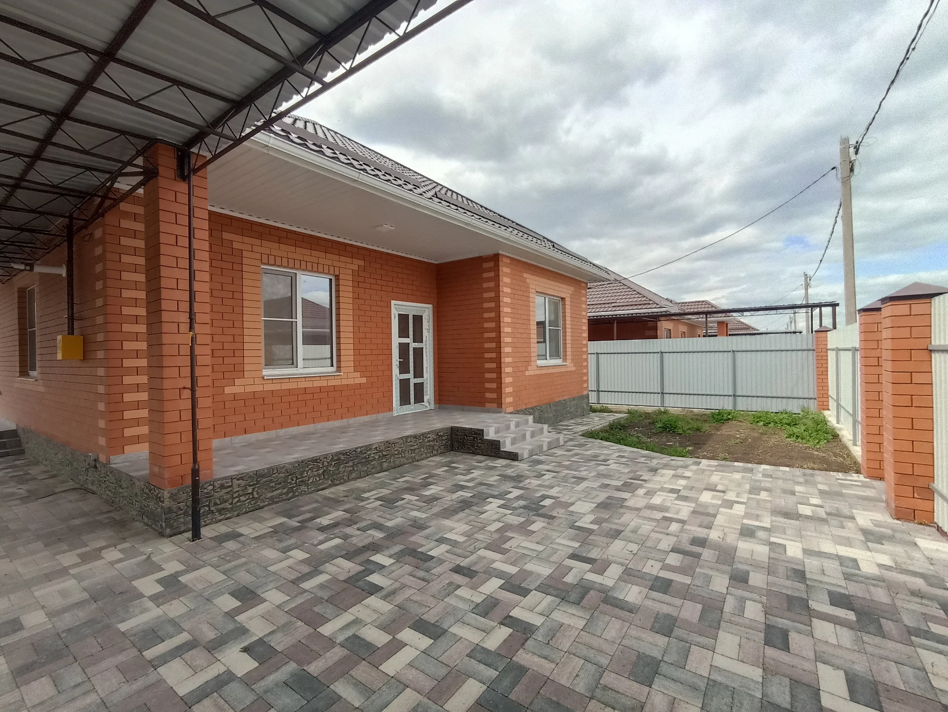 Дом с подключенными центральными коммуникациями - изображение 1