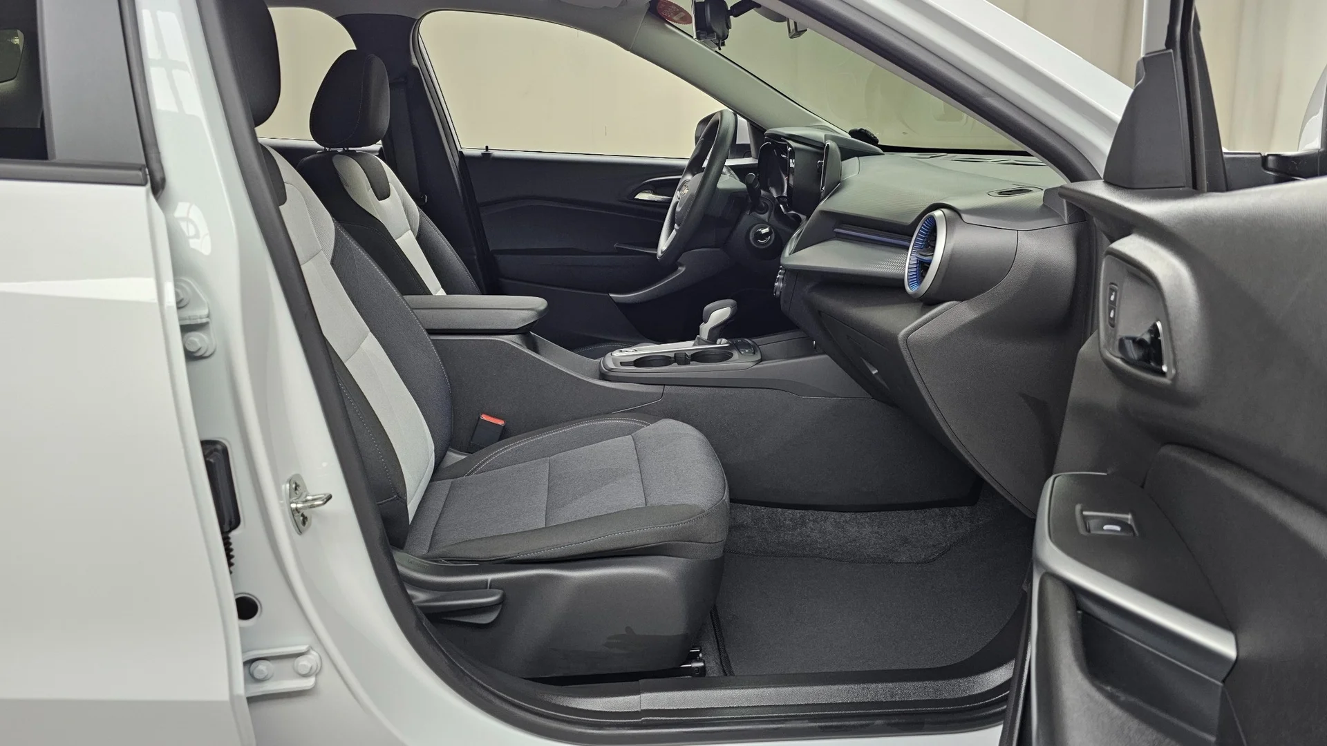 Chevrolet Trax 1.2 AT, 2024 года - миниатюра 15