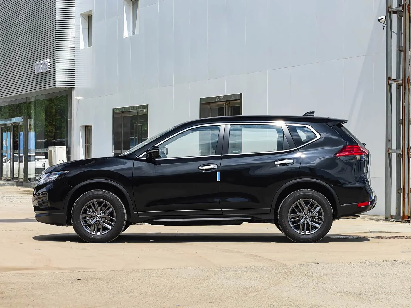 Nissan X-Trail 2026 - миниатюра 2