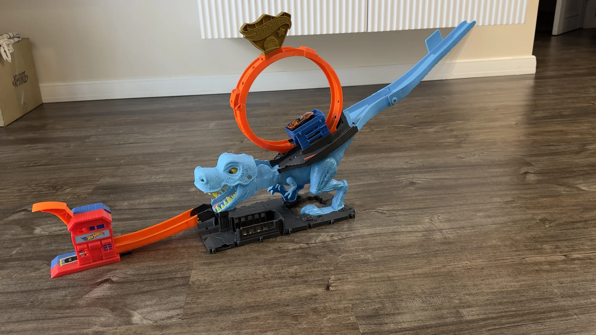 Трек Hot Wheels с динозавром — автотрек для машино - миниатюра 2