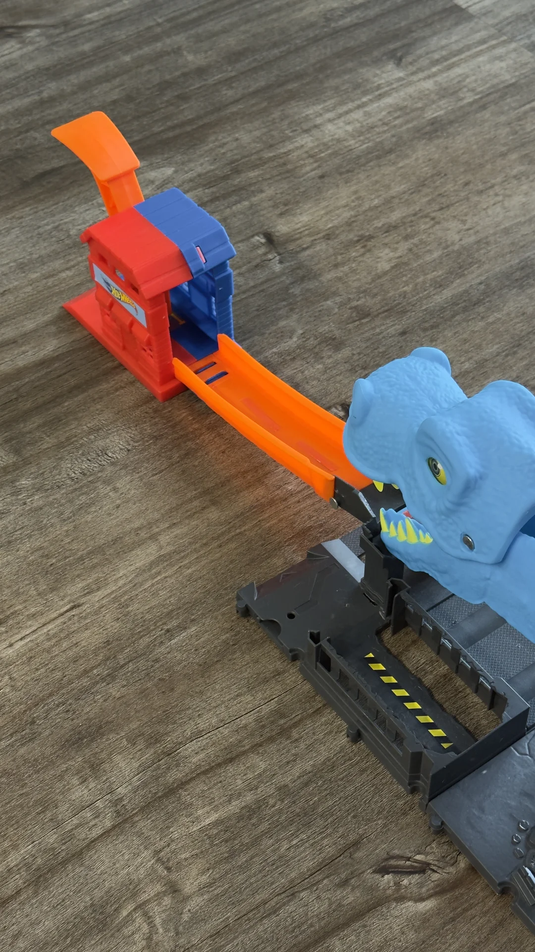 Трек Hot Wheels с динозавром — автотрек для машино - миниатюра 5