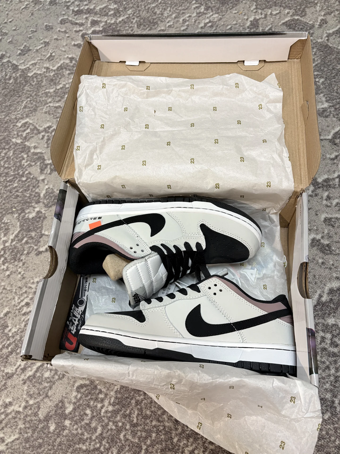 Nike SB Dunk Low Toyota AE86 - миниатюра 3