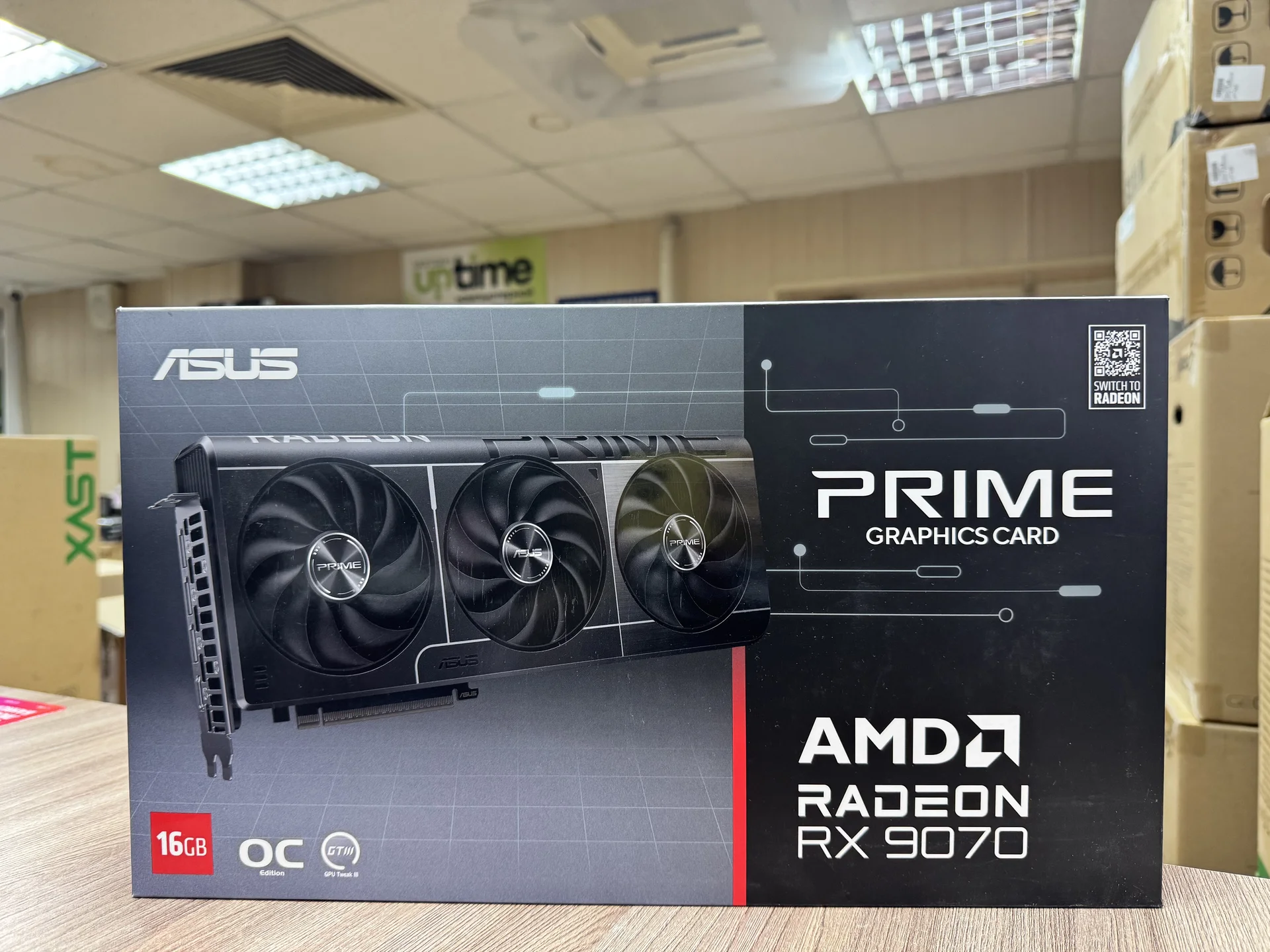 Видеокарта ASUS AMD Radeon RX 9070 PRIME EVO OC - изображение 1