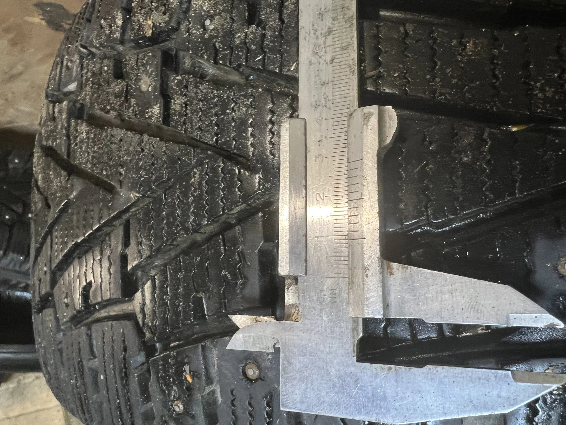 Резина зимняя шипованная 265/65 R18 - миниатюра 12