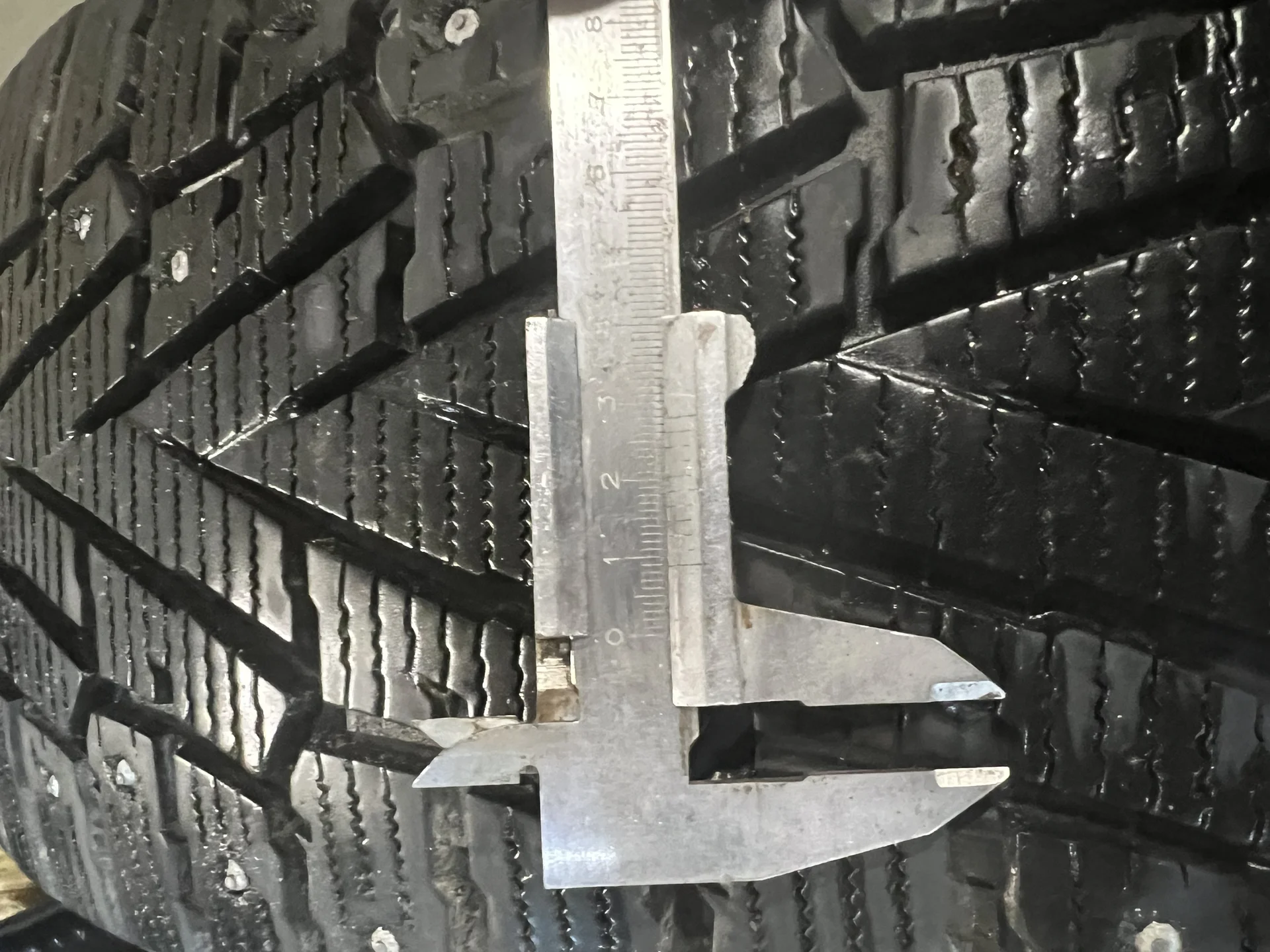 Резина зимняя шипованная 265/65 R18 - миниатюра 13