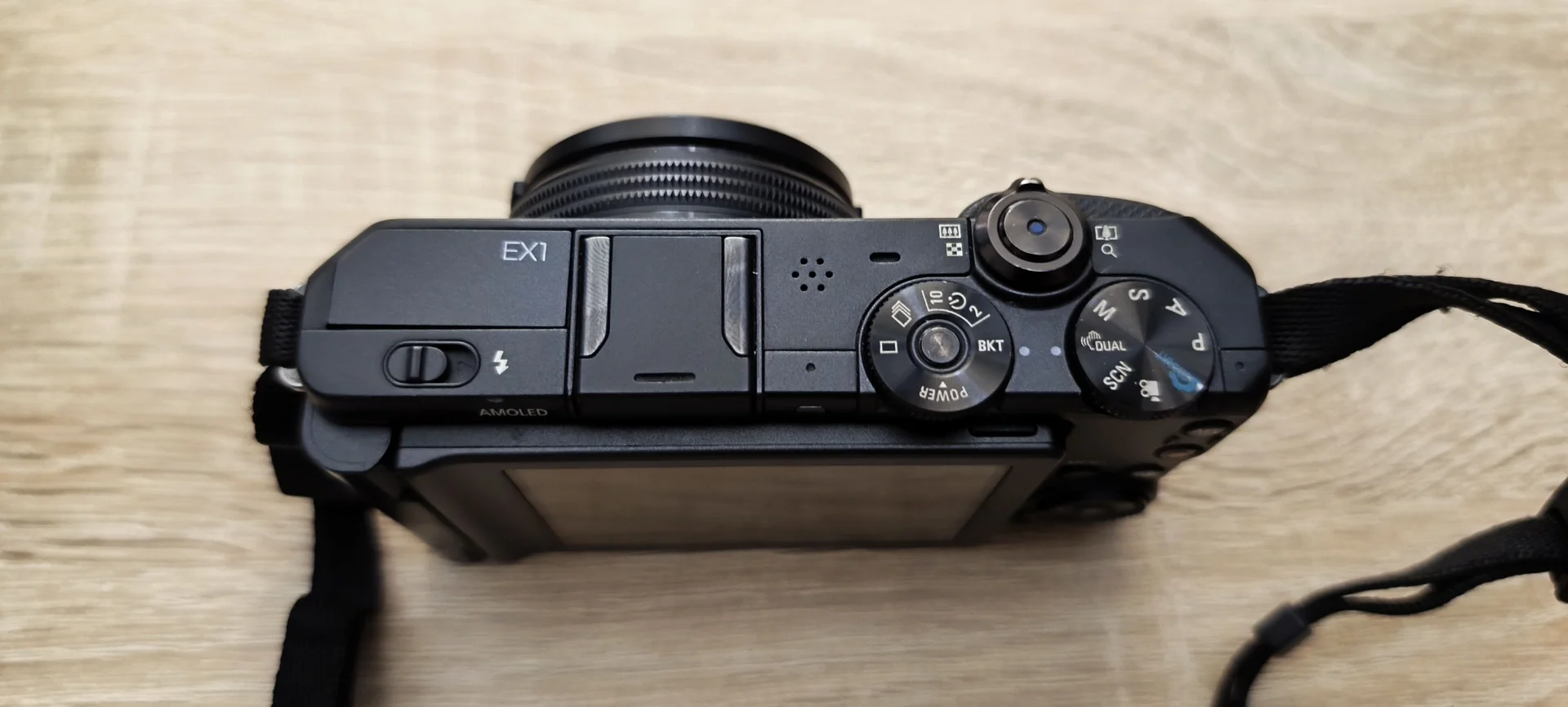 Фотоаппарат Samsung ex1 - миниатюра 3