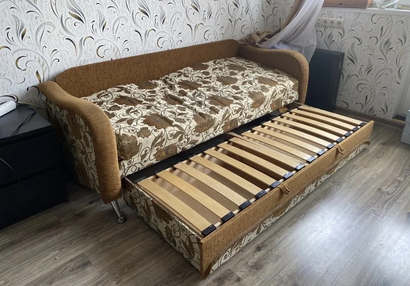 Диван бесплатно б/у - миниатюра 3