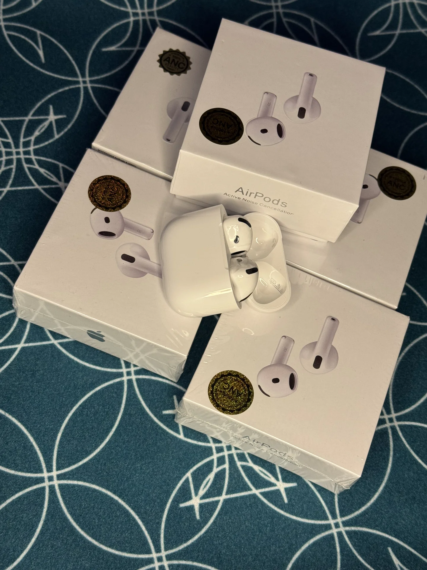 Apple AirPods 4 — отличное состояние - изображение 1
