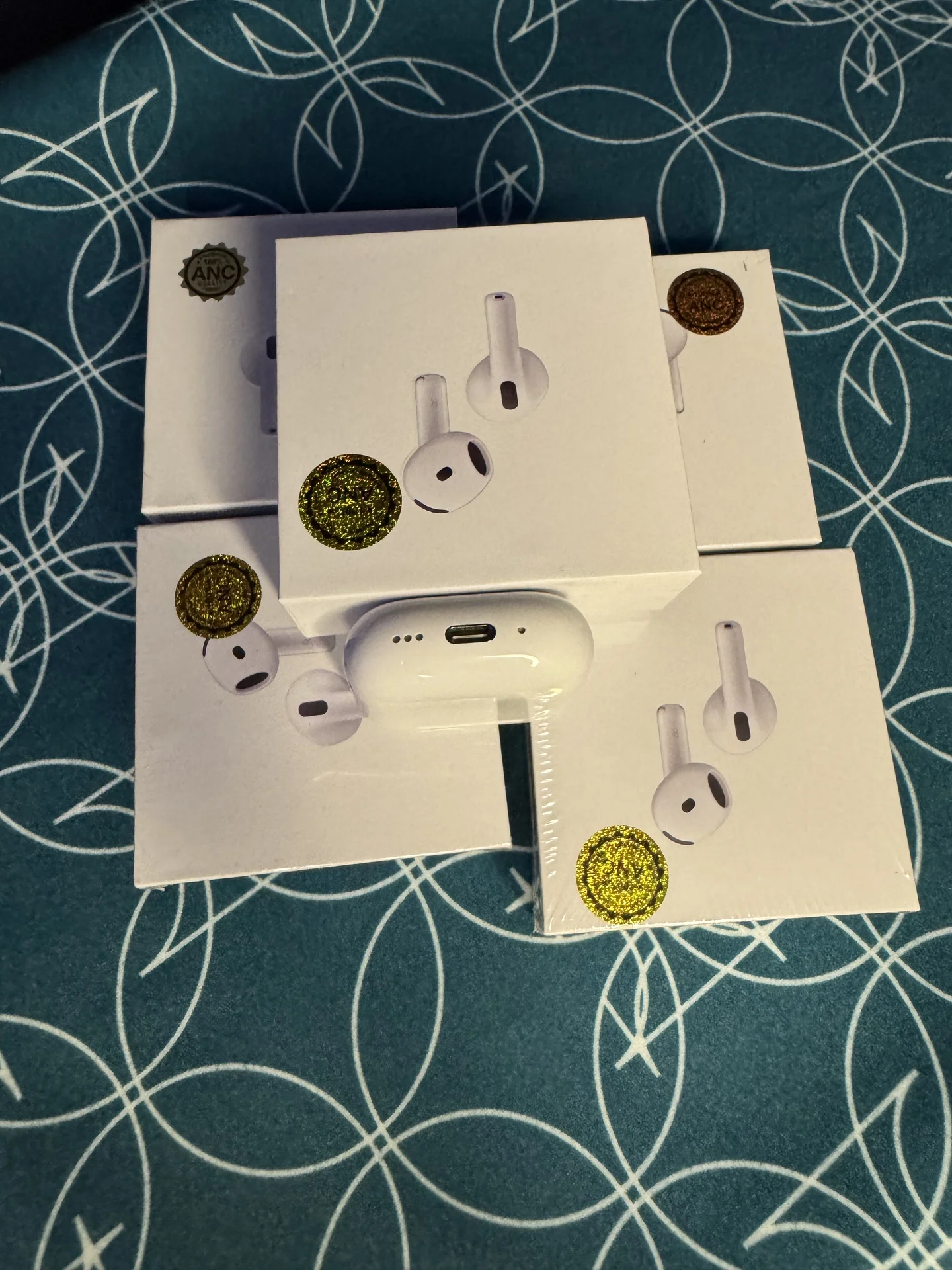 Apple AirPods 4 — отличное состояние - миниатюра 2