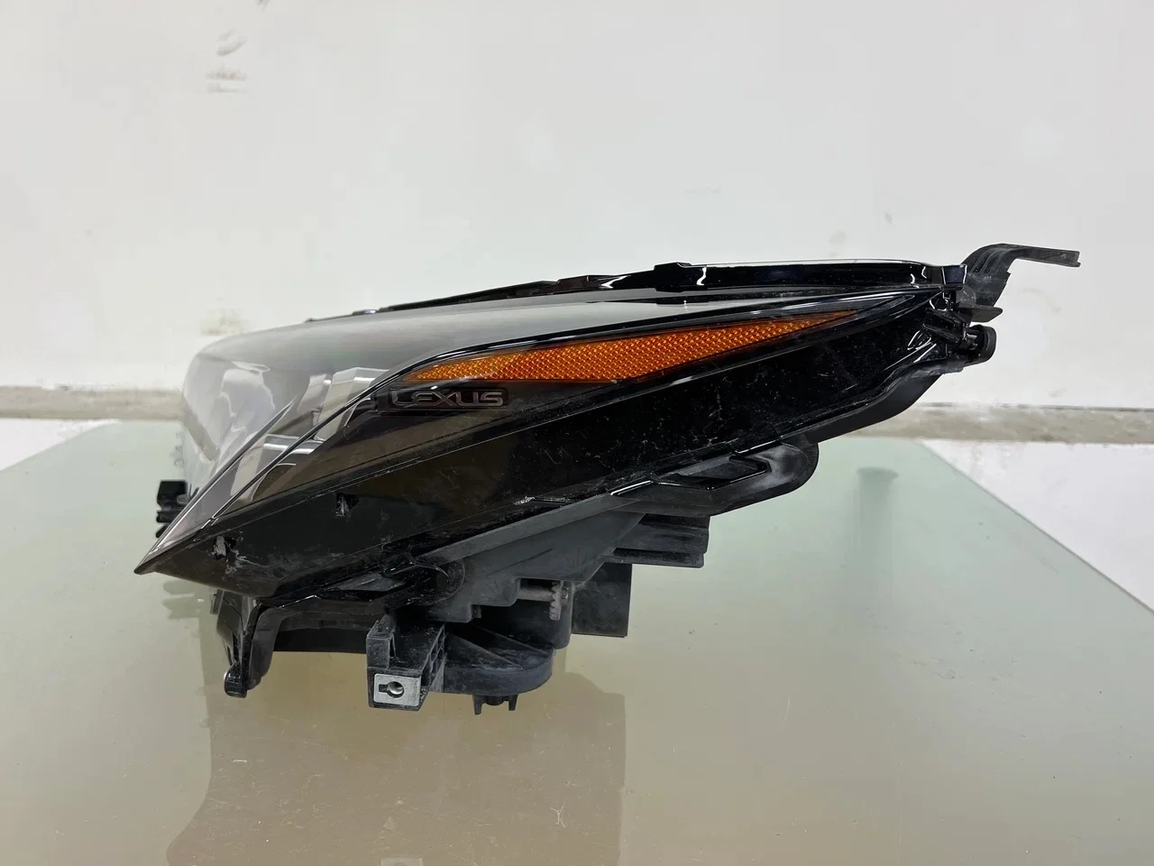 Фара левая на Lexus NX200 NX300 3 LED 2017-2021 г.в. б/у - миниатюра 2