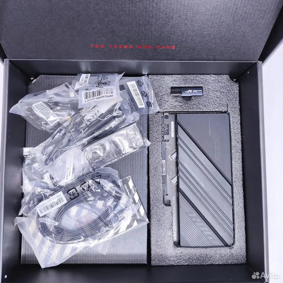ASUS ROG Maximus Z690 Hero / ATX, LGA1700 / 90MB18E0-M0EAY0 - миниатюра 9