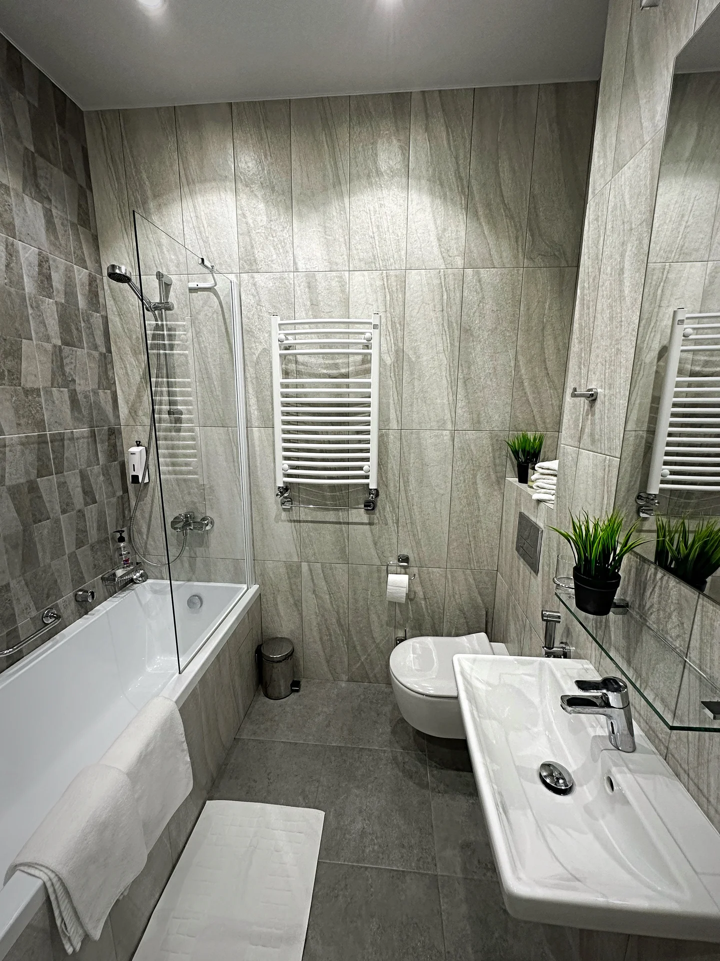 Уютные апартаменты в Kristall Hotel & SPA - миниатюра 8