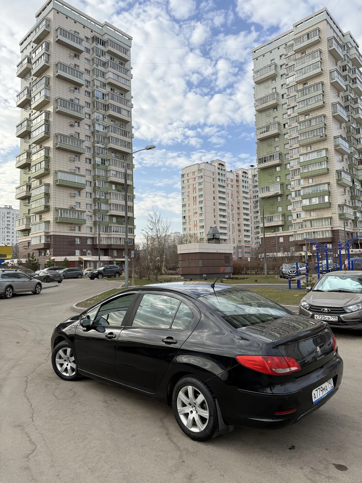 Peugeot 408 - миниатюра 3