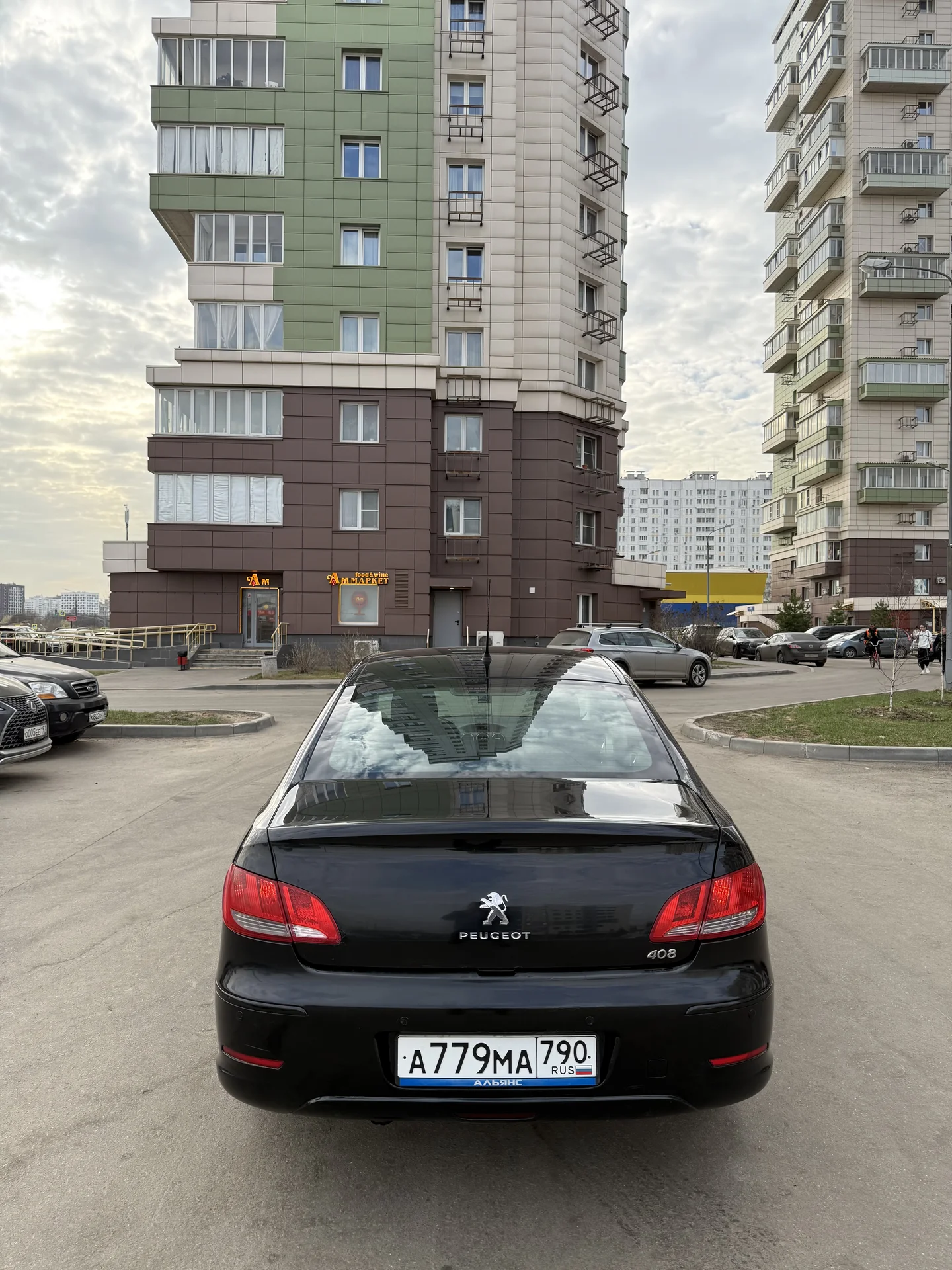 Peugeot 408 - миниатюра 5