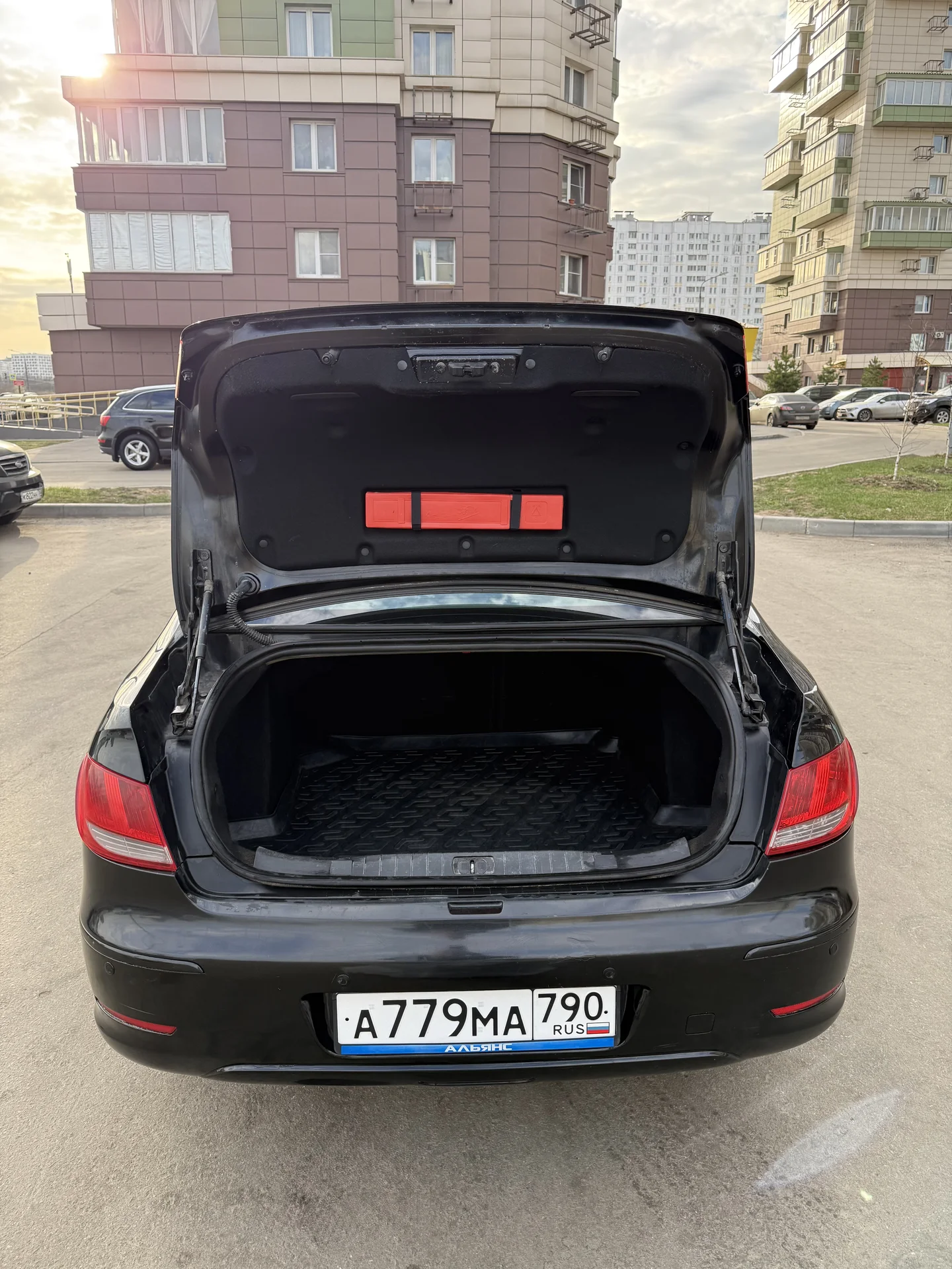 Peugeot 408 - миниатюра 13