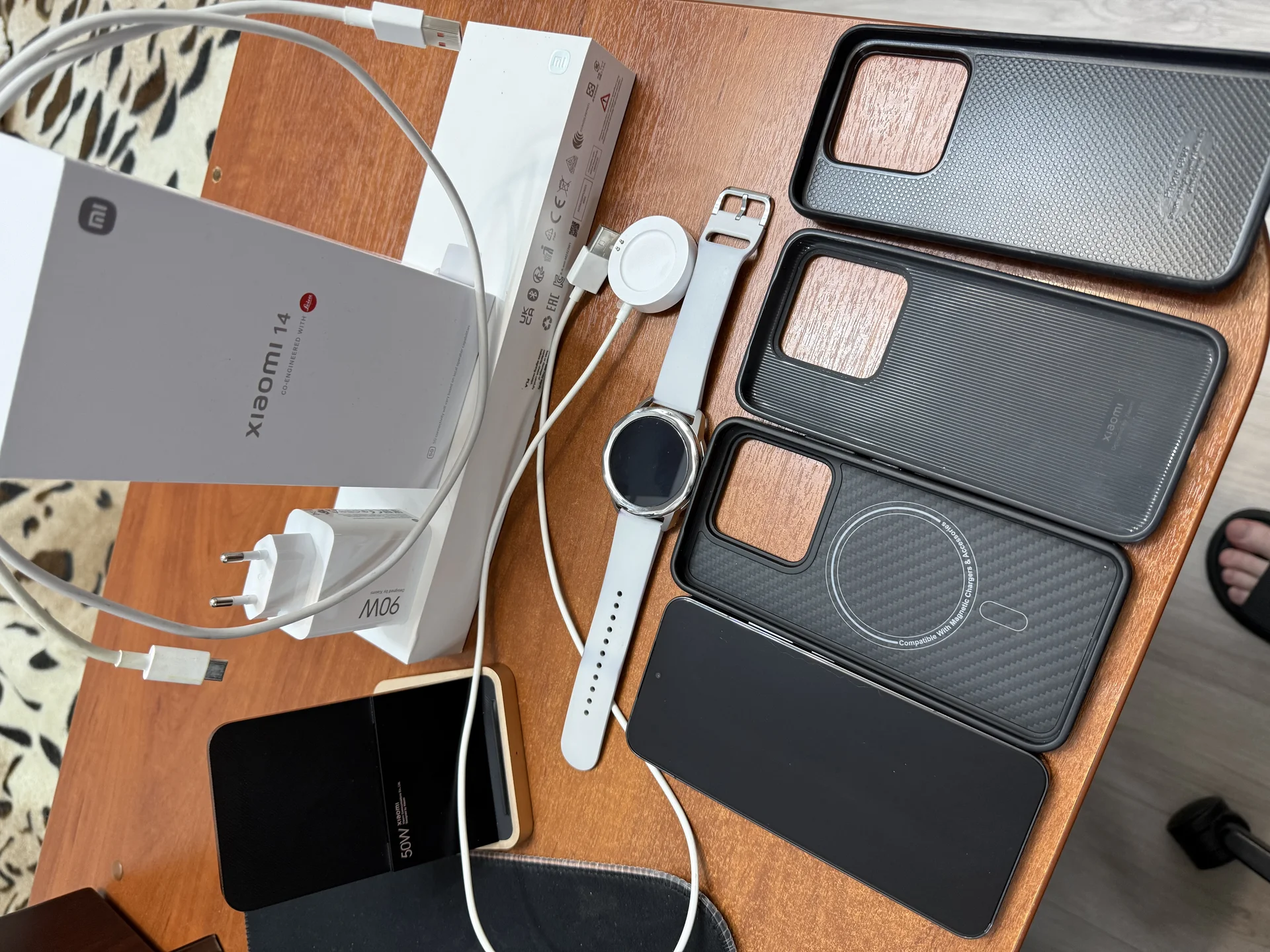Xiaomi 14 + часы xiaomi и беспроводная зарядка. - миниатюра 4