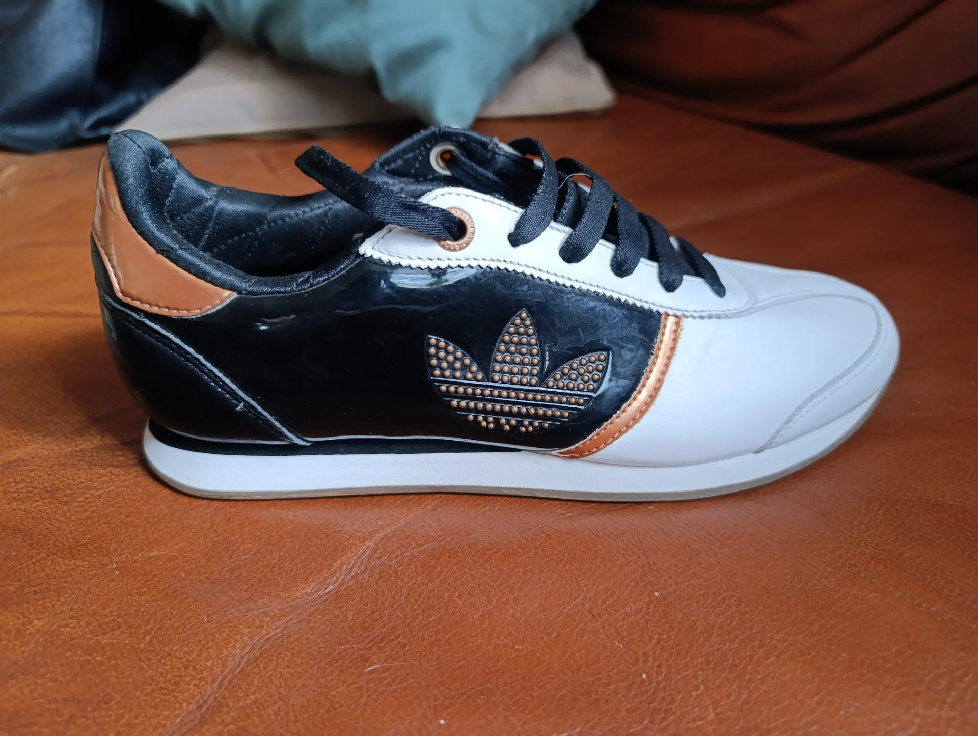 Кроссовки adidas Оригинал - миниатюра 2