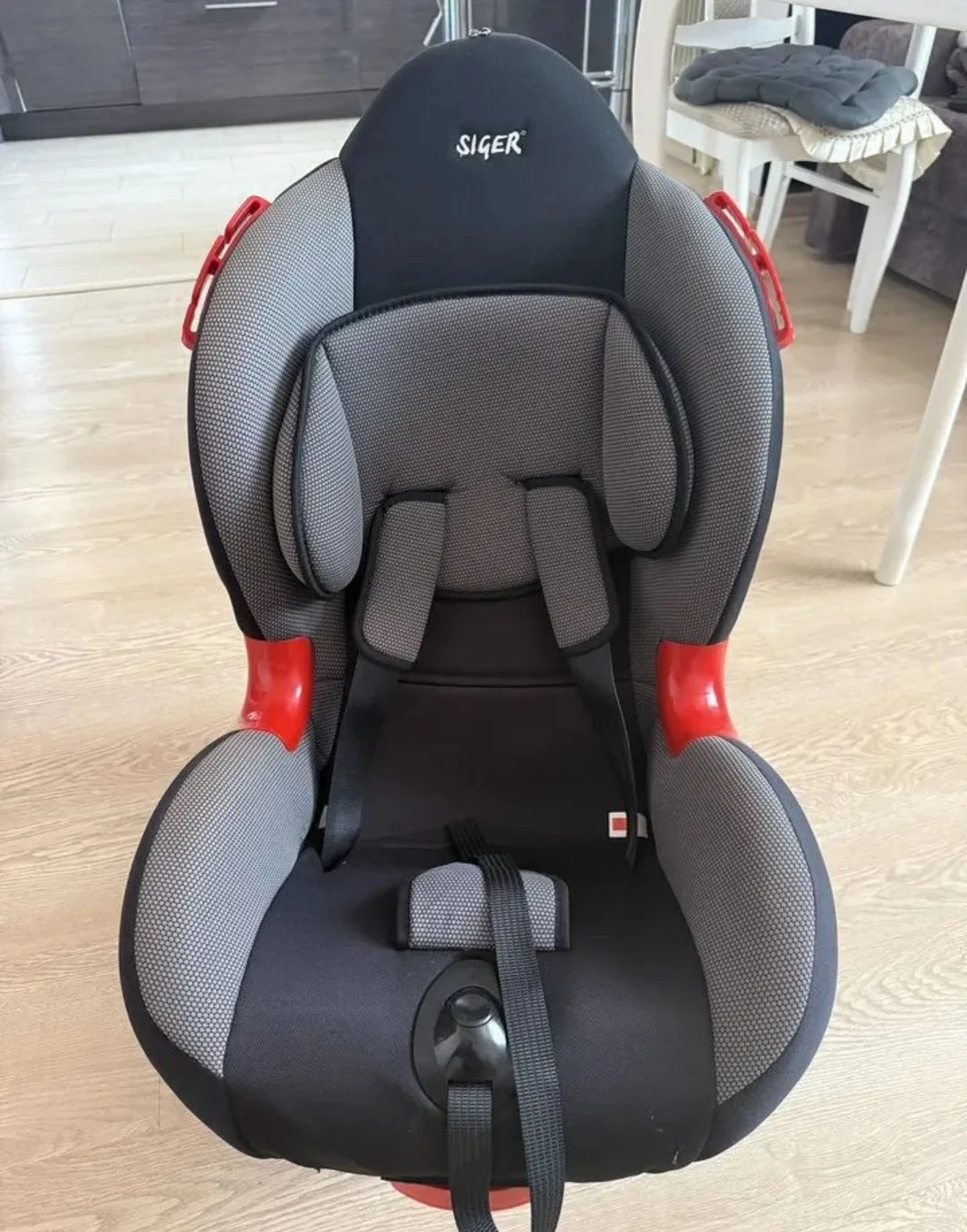 Автокресло Siger 1-7 лет. - изображение 1