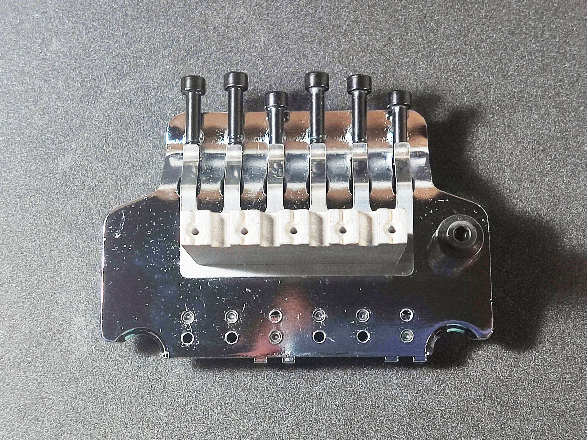 Тремоло система типа Floyd Rose для электрогитары - миниатюра 3