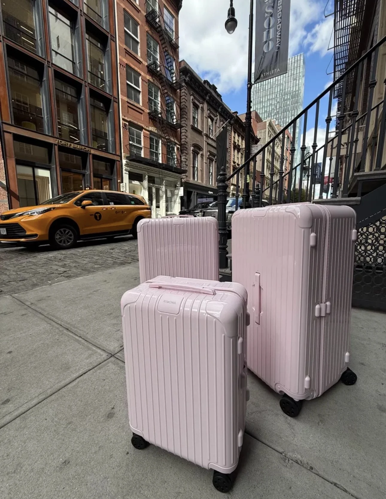 Чемодан Rimowa розовый - миниатюра 2