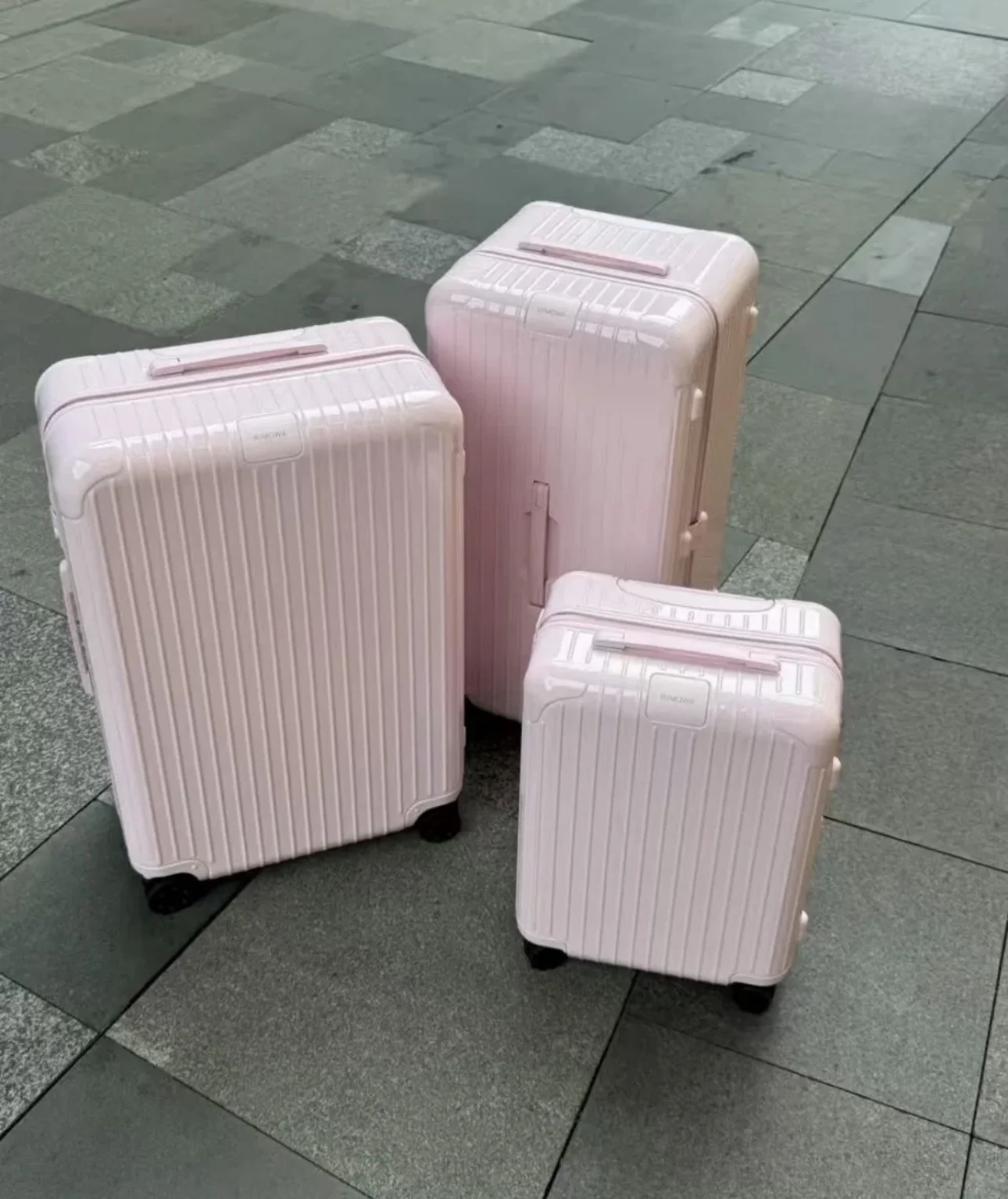 Чемодан Rimowa розовый - миниатюра 4