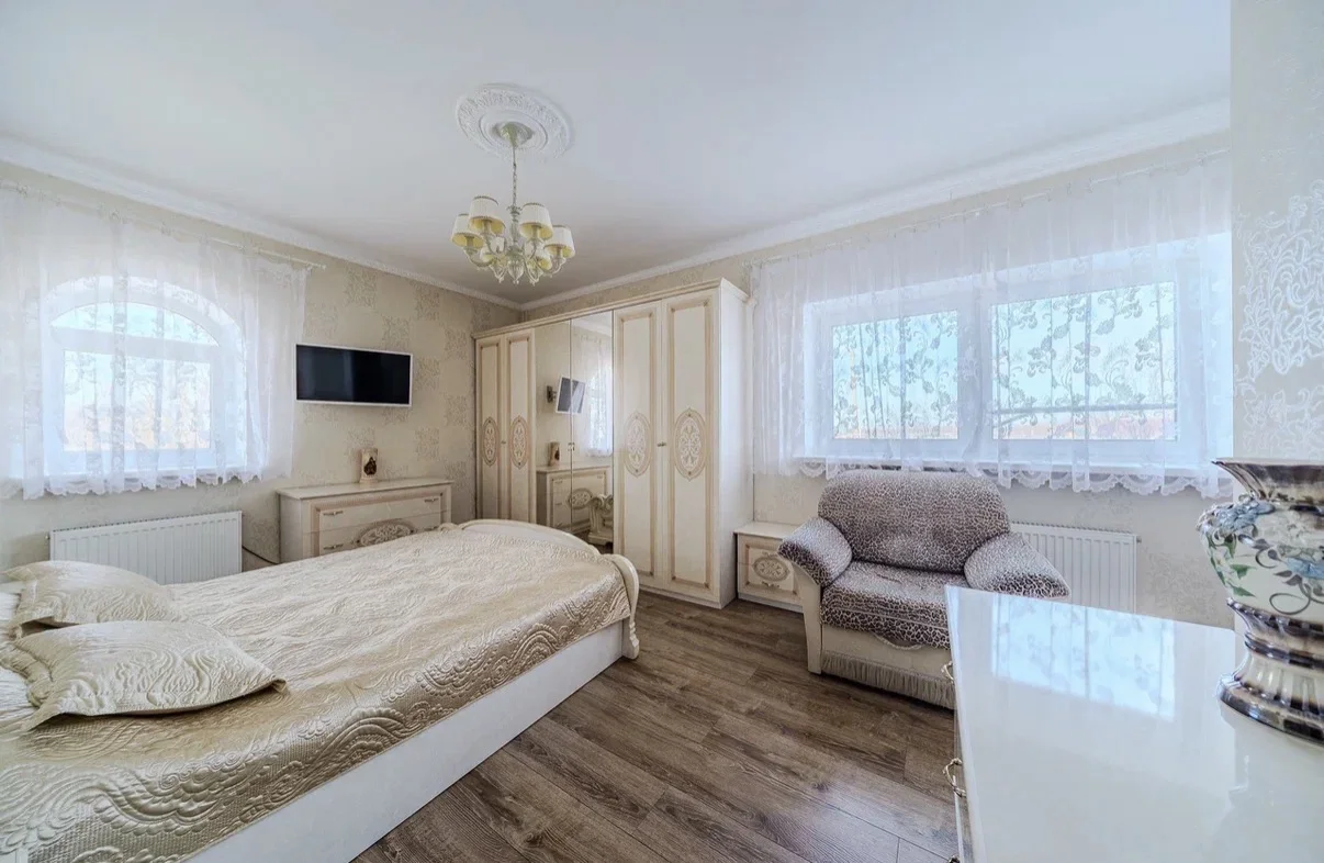 ДОМ С ДУШОЙ 550 M2 / УЧАСТОК 30 СОТОК - миниатюра 25