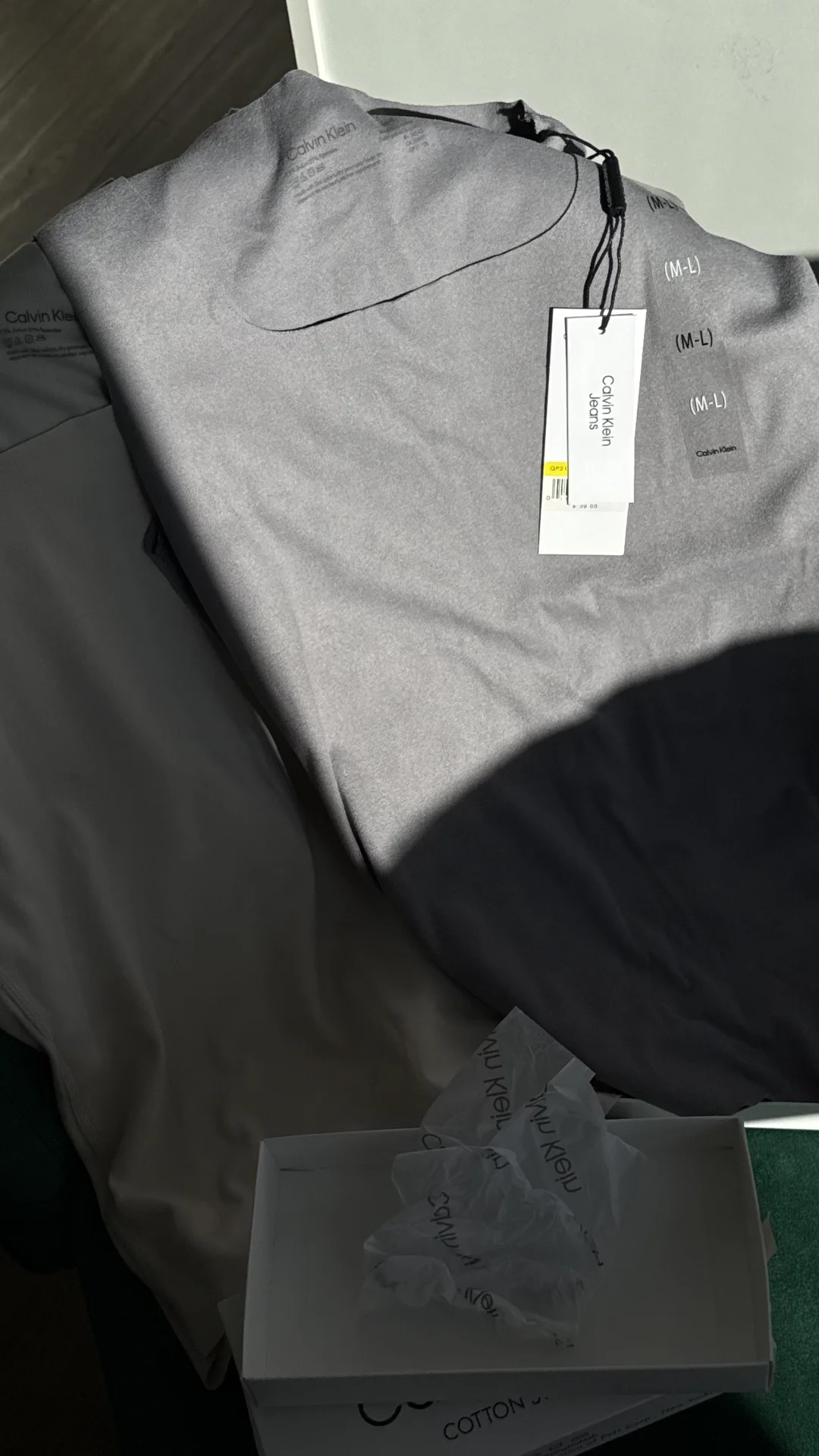 Майка Calvin Klein M - миниатюра 3