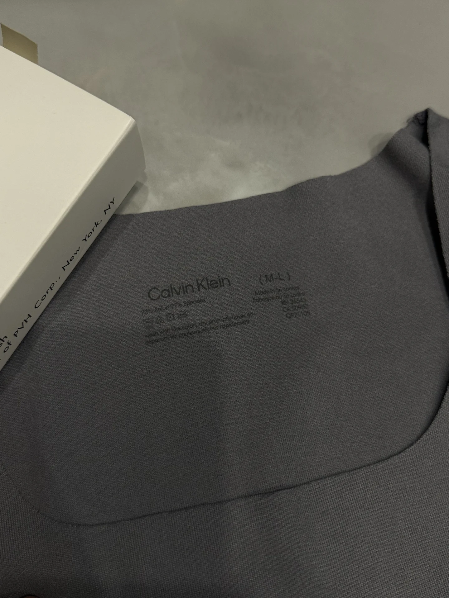 Майка Calvin Klein M - миниатюра 7