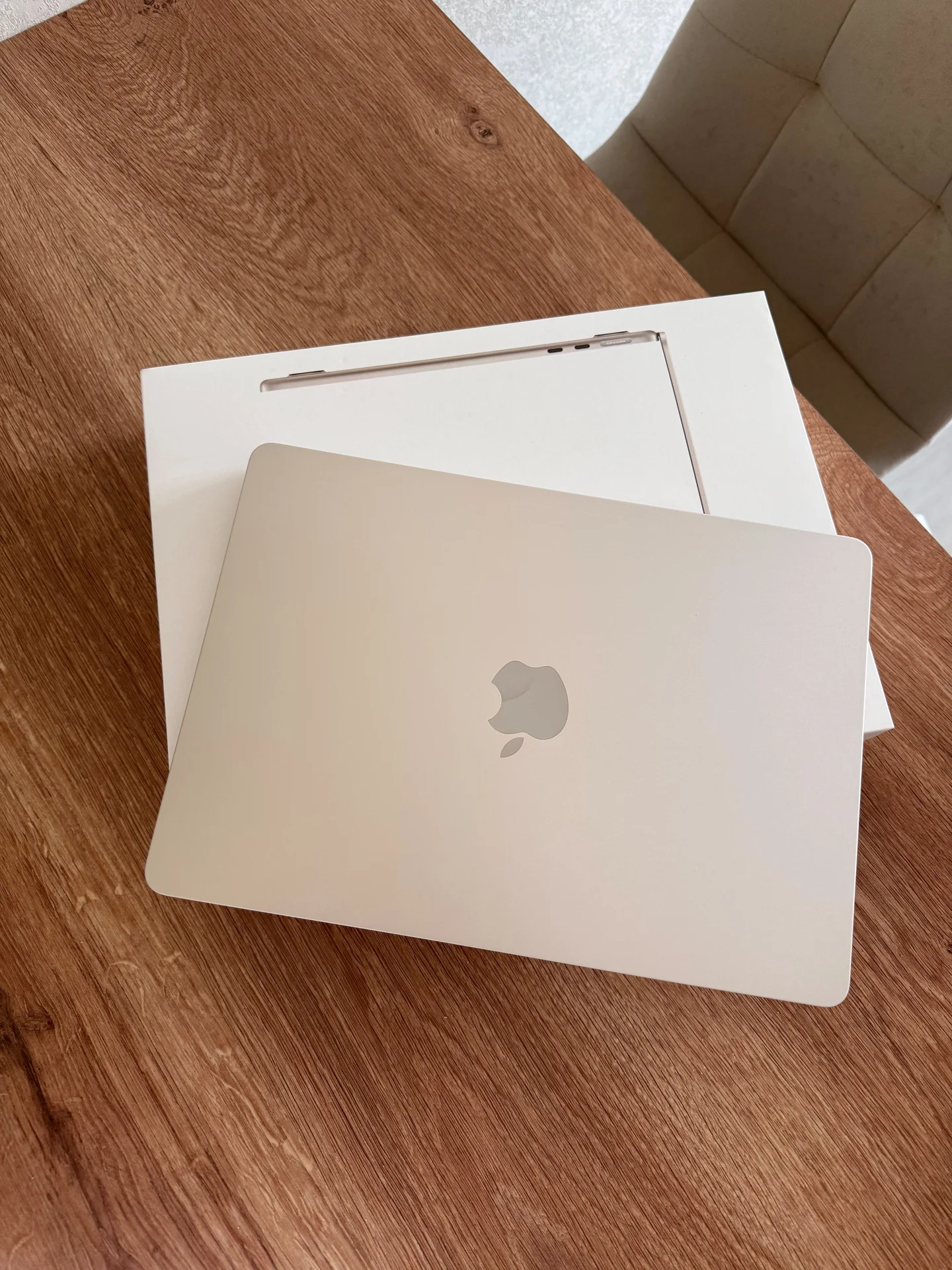 Apple MacBook Air 13 16/256 m2 Starlight - миниатюра 3