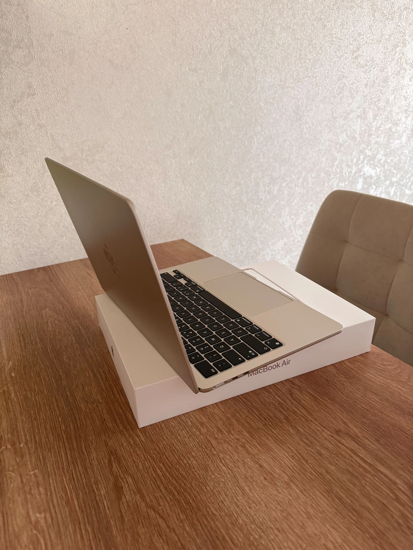 Apple MacBook Air 13 16/256 m2 Starlight - миниатюра 6