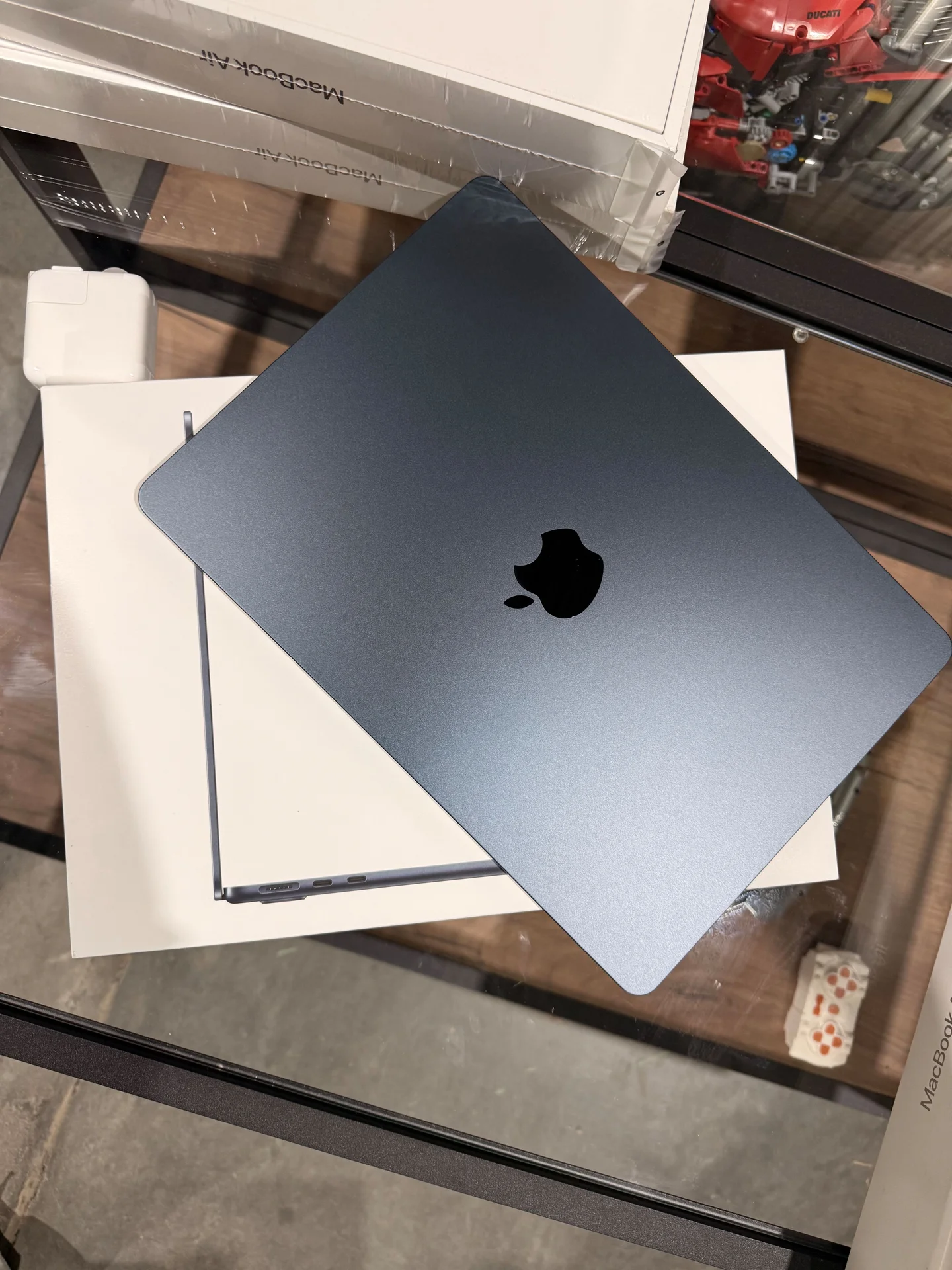 Apple MacBook Air 13 m2 16/256 Midnight - миниатюра 3