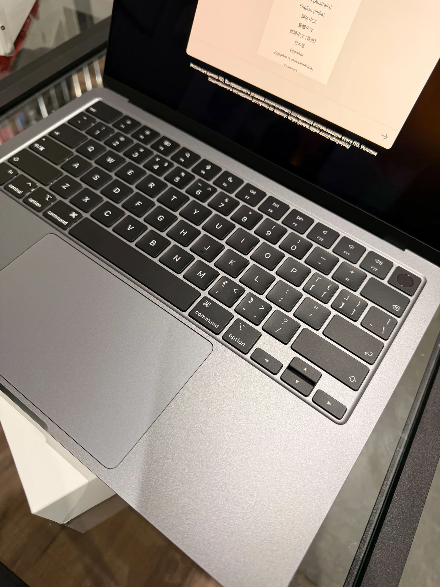 Macbook Air 13 m2 16/256 Space Grey - миниатюра 2